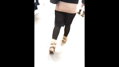Rödhårig man visar amatör svensk sex en vacker naken kropp på kameran