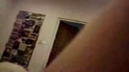 Vackra lesbiska slickar svensk amatör milf slumpmässigt mot varandras fitta