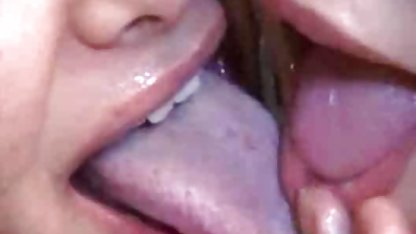 Strålande svenska amatörer tube docka knullar sig själv med en dildo