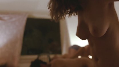 Söt brud med pigtails amatörsex gratis klirrar med sin pojkvän