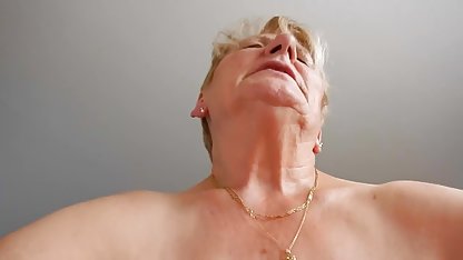 Soffekön nakna amatör tjejer med en ung lärare