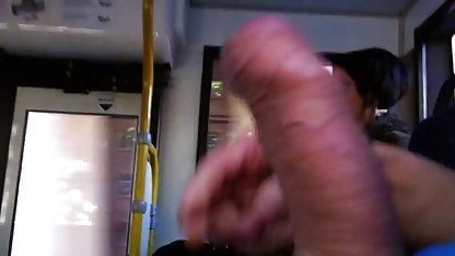 Samantha onanerar blötande hål och sparkar svenskamatörsex