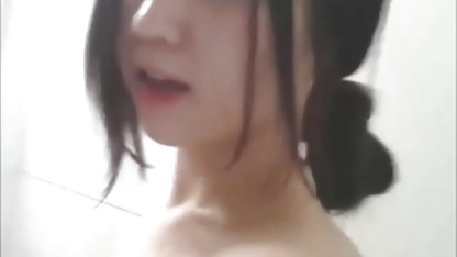 Busty babe smeker svensk amatör porr tube sött locket