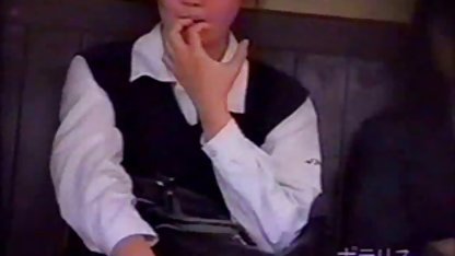 Killen knullar en ung brud som gick med på att ha svensk amatör porr film sex