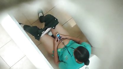 Onani av en svensk porrfilm amatör ung tänkt flicka