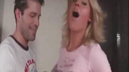 Chick med stora bröst älskar att suga amatör svensk sex kuk för män