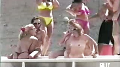 Het blonda gratis svensk amatör porr rumskamrat kläms fast vid hårt röv