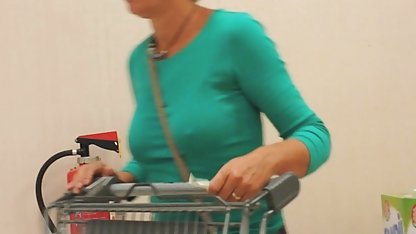 Mamma tog med sig en sulande tik för sex med sin försumliga son porr svenska amatörer
