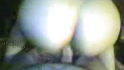 Video från Janice Griffith nakna amatör tjejer i vita strumpor rider en stor kuk